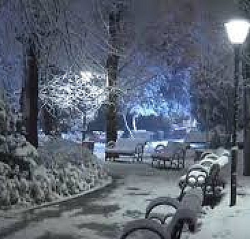 Ankara'da gece saatlerinde başlayan kar yağışı, kenti beyaza bürüdü