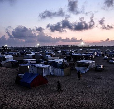 UNRWA Refah'tan 150 bin kişinin göç ettiği duyurdu
