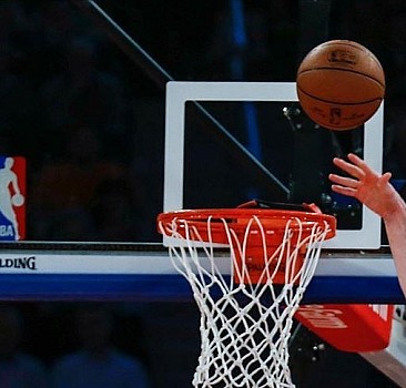 NBA'de Nuggets ve Suns konferans yarı finaline yükseldi