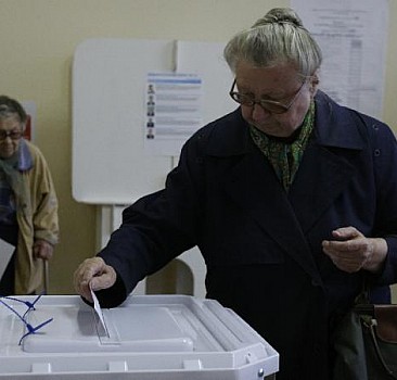 Rusya'da halk, devlet başkanlığı seçimi için sandık başında