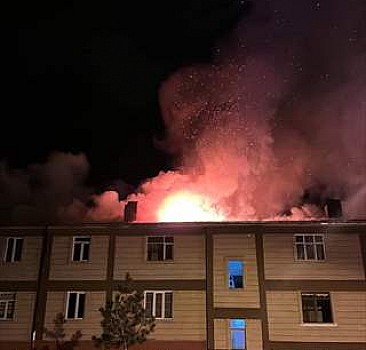 Kayseri'de çatısı yanan 4 katlı bina tedbir amaçlı boşaltıldı