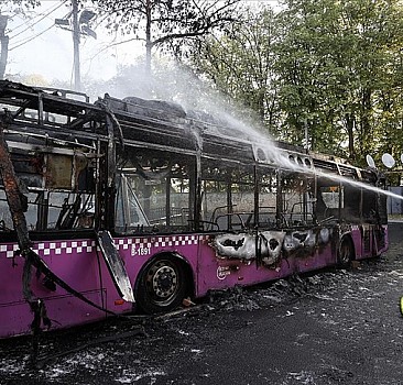 Sarıyer'de park halindeki otobüste yangın