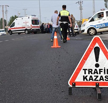 İzmir'de takla atan otomobildeki 1 kişi öldü