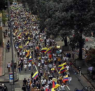 Kolombiya'da hükümet karşıtı protestolarda ölü sayısı 42'ye yükseldi