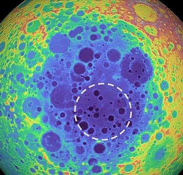 Ay'ın karanlık yüzünde dev bir yapı keşfedildi