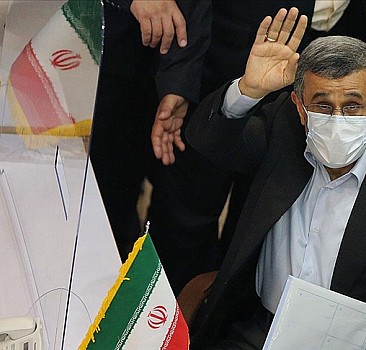 Eski İran Cumhurbaşkanı Ahmedinejad, haziranda yapılacak seçimlerde cumhurbaşkanlığına yeniden aday oldu