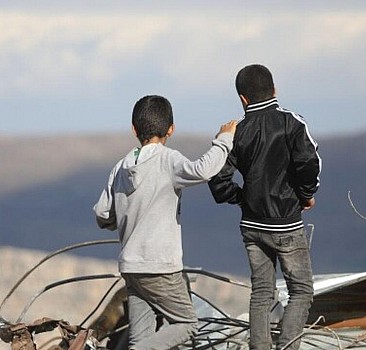 Türk Telekom, bayramda deprem bölgesindeki çocukların yanında