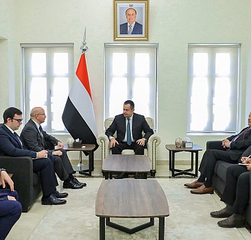 Yemen Başbakanı Abdulmelik ile Türkiye'nin Sana Büyükelçisi Pulat "ikili ilişkileri" görüştü