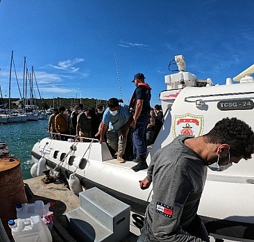 İzmir açıklarında 114 düzensiz göçmen yakalandı