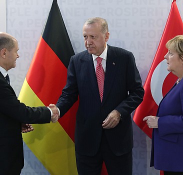 Cumhurbaşkanı Erdoğan, G20 Liderler Zirvesi kapsamında, Almanya Başbakanı Angela Merkel'i kabul etti.
