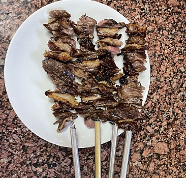 Erzurum ve Artvin'in paylaşamadığı lezzet: "Cağ kebabı"
