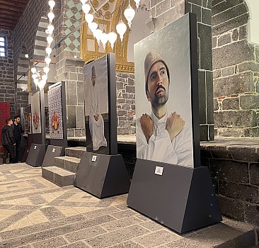 Ressam İsmail Acar'ın "Nuh" adlı resim sergisi Diyarbakır'da açıldı