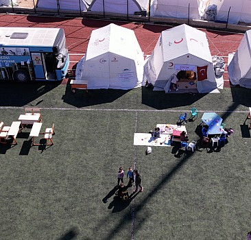 Pazarcıklı çocuklara çadır kentte gönüllü öğretmenlerden eğitim