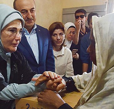 Emine Erdoğan Arakan'a umut götürdü