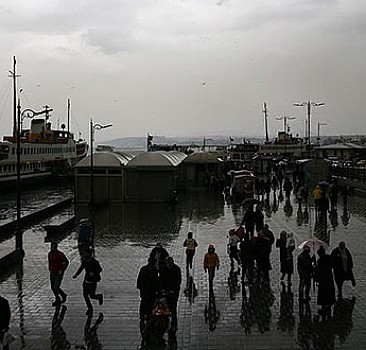İstanbul'u şiddetli yağış etkisine aldı