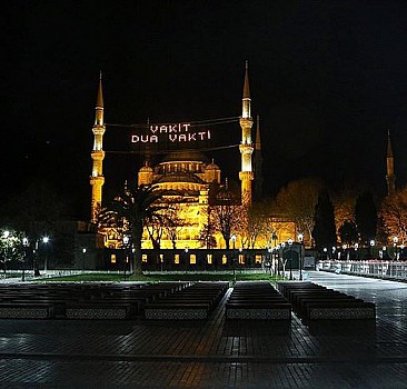İstanbul'da iftarda dolup taşan meydanlar boş kaldı