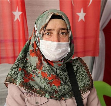 Diyarbakır annelerinden Ay: Oğlumu almadan buradan gitmeyeceğim