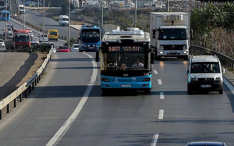 İstanbul'un iki yakasını birbirine bağlayan otobüs hattı: 500T