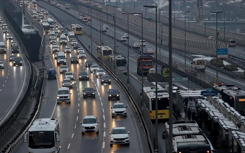 İstanbul'da ara tatilin ardından trafik yoğunluğu oluştu