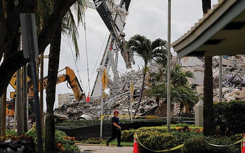 Miami'de çöken binanın enkazından çıkarılan ceset sayısı 94'e yükseldi