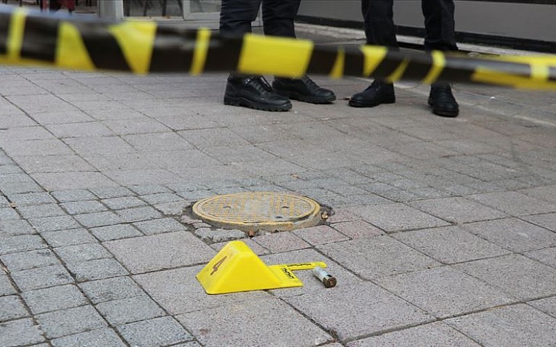 Adana'da iki aile arasında çıkan silahlı kavgada 2 kişi yaralandı