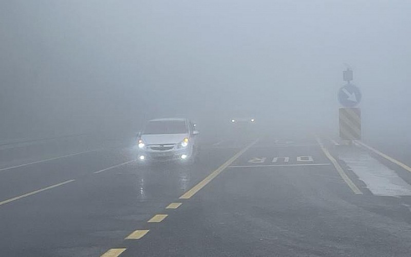Bolu Dağı'nda etkili olan sis görüş mesafesini düşürdü