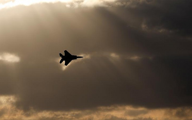 İsrail'in Lübnan'ın güneyine düzenlediği hava saldırıları nedeniyle ölü ve yaralılar olduğu bildirildi