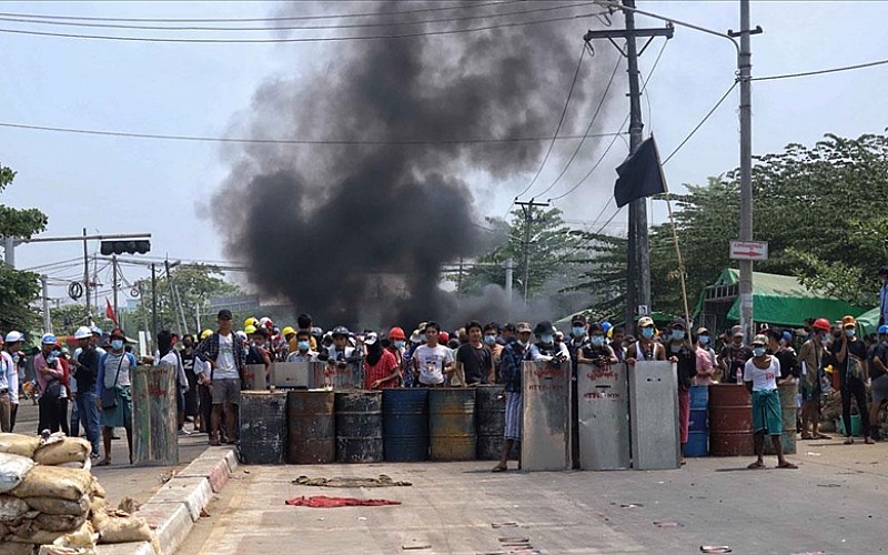 Myanmar'da 'sessiz grev'in ardından darbe karşıtı protestolar sürüyor