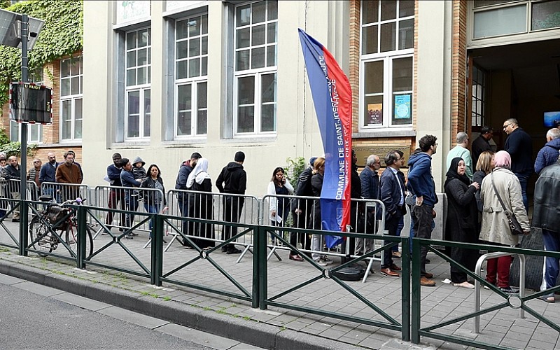 Belçika'da oy kullanma yaşının 16'ya indirilmesi önerildi