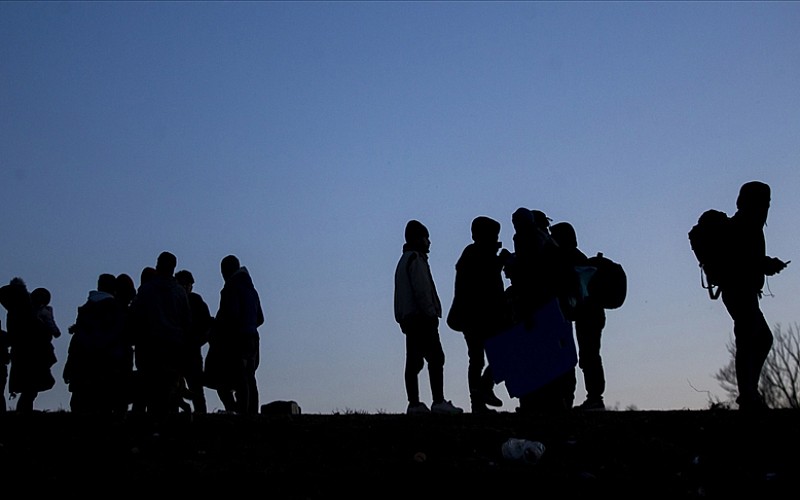 Kuzey Ege'de geri itilen bottaki 40 düzensiz göçmen kurtarıldı