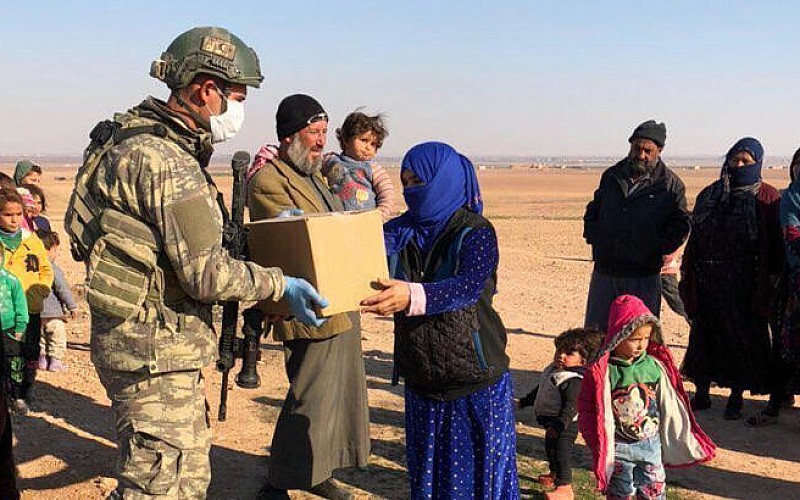 Mehmetçik, Barış Pınarı bölgesinde yardımlarına devam ediyor