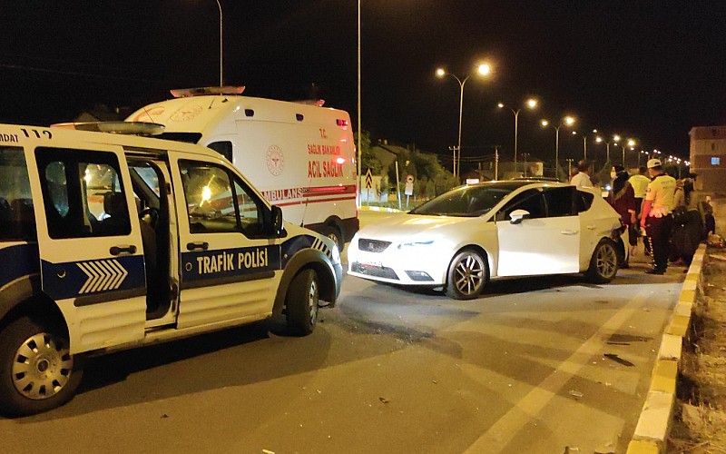 Konya'da iki otomobil çarpıştı: 4 yaralı