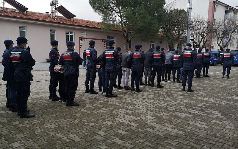 Balıkesir'de jandarmanın uyuşturucu operasyonunda 12 şüpheli gözaltına alındı