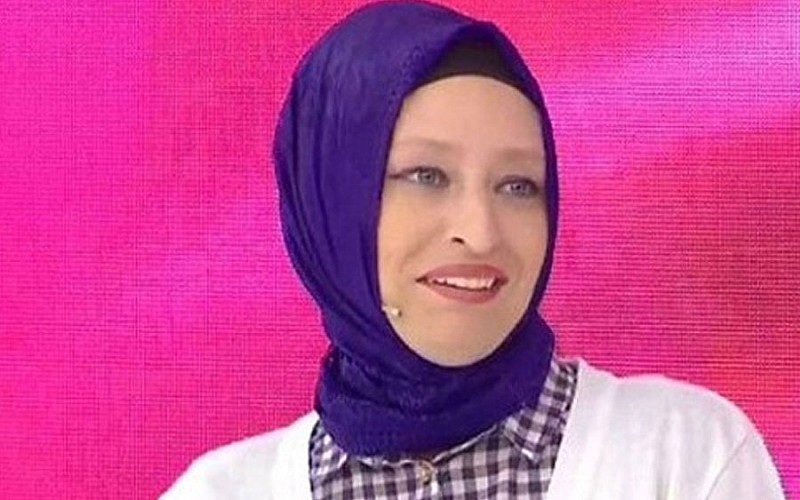 Seda Sayan'ın rezalet programında 'başörtüsü' skandalı