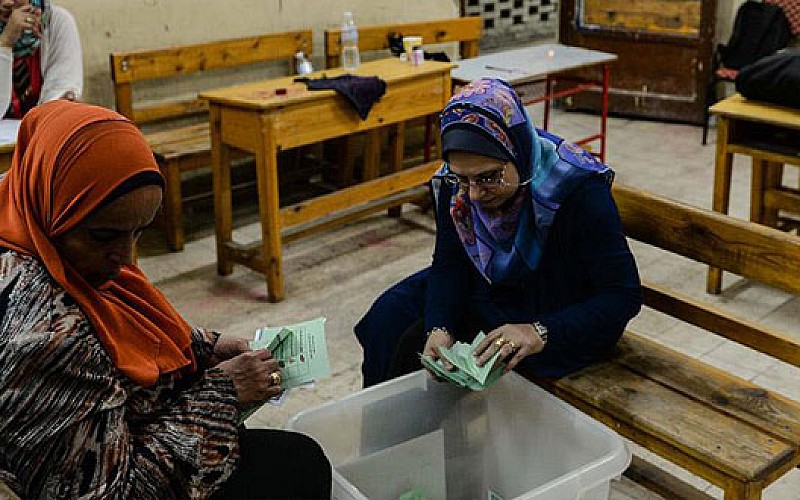 Mısır'da parlamento seçimlerine düşük katılım