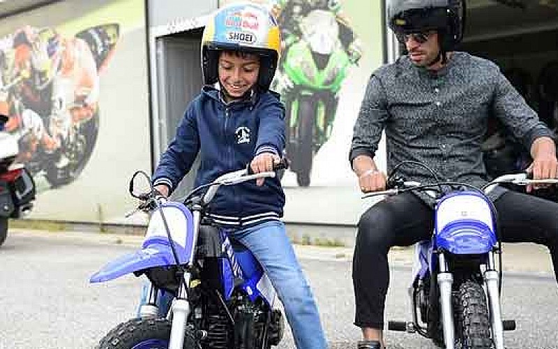 Minik Yahya'nın motosiklet hayalini Sofuoğlu gerçekleştirdi