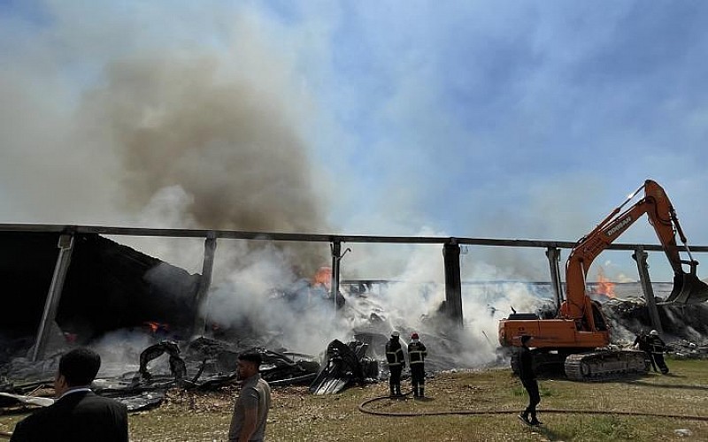Şanlıurfa'da tekstil fabrikasında çıkan yangın söndürüldü
