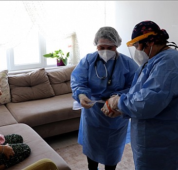 Edirne'de mobil ekipler engellilerin Kovid-19 aşılarını evlerinde yapıyor