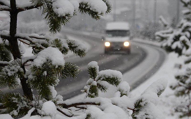 Tunceli'de kar ve tipi etkili oldu