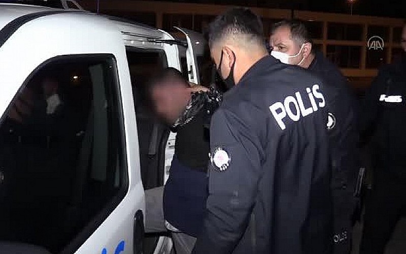 Adana'da hırsızlı şüphelisi suçüstü yakalandı