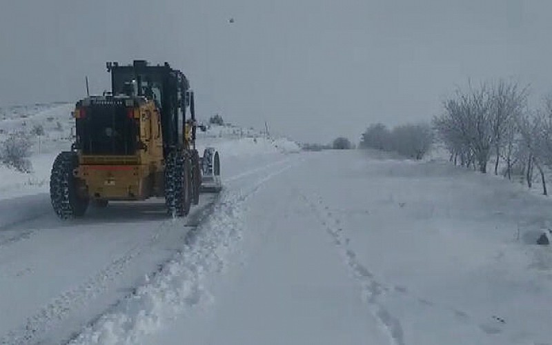 Elazığ'da kar nedeniyle 441 köy yolu ulaşıma kapandı