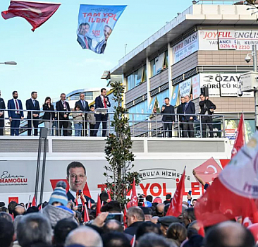 Ekrem İmamoğlu'nun mitinginde DEM Parti bayrakları dalgalandı