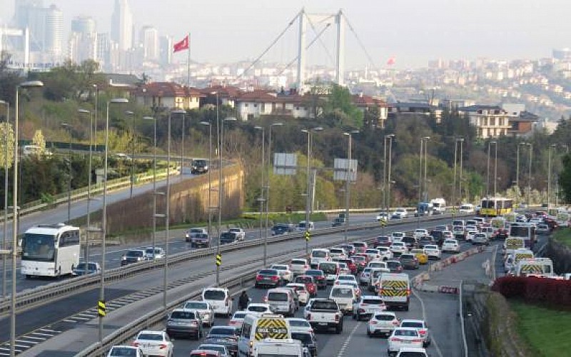 Tam kapanma sona erdi! İstanbul'da trafik...