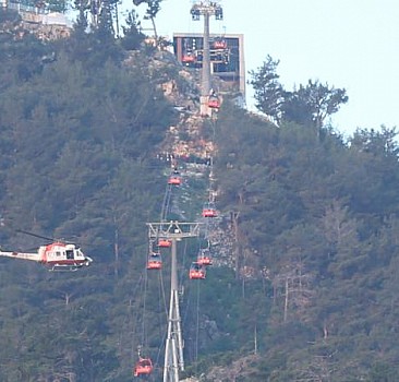 Antalya'da teleferikte mahsur kalan 137 kişi kurtarıldı