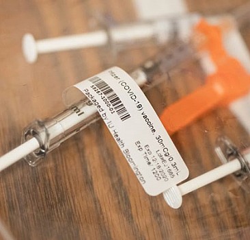 Hollanda'da Kovid-19 aşısı yapılmaya başlandı