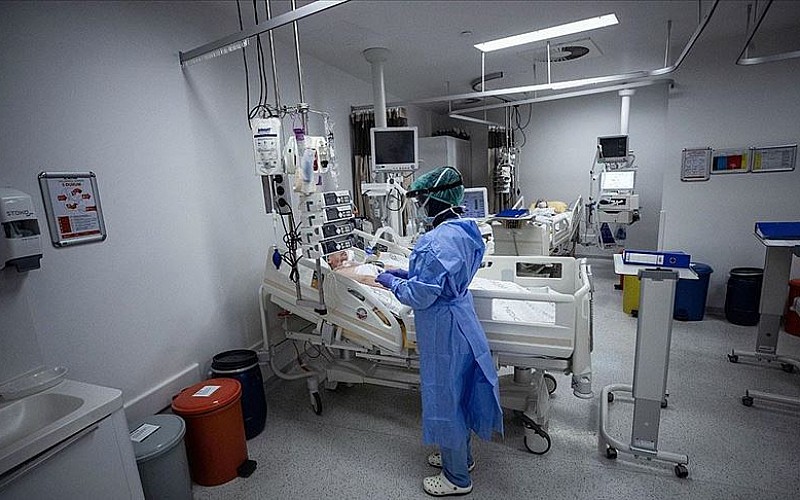 Antalya'da 54 yaşındaki kalp hastası nakille yaşama tutundu