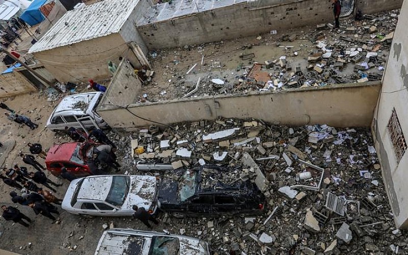 İsrail ordusunun Refah kentine düzenlediği hava saldırılarında 11 sivil öldü