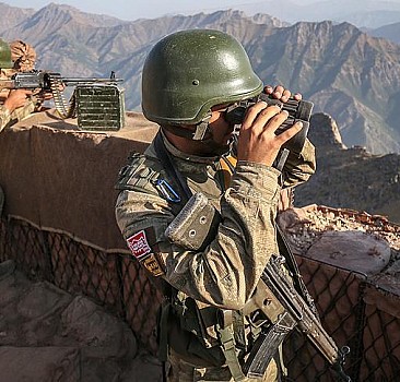 Şırnak'ta 3 PKK'lı terörist teslim oldu