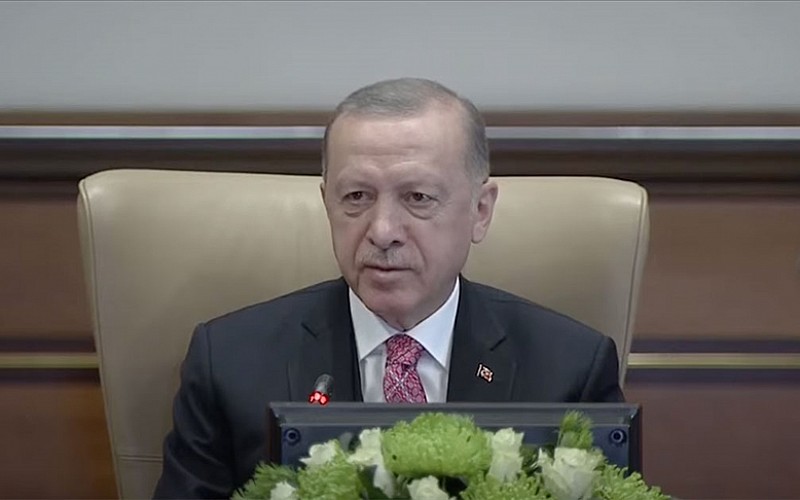 Erdoğan: Kapalı mekanlardaki maske kullanma zorunluluğu tümüyle kalktı