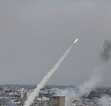 İsrail, Lübnan'ın güneyinden fırlatılan füzelerin düşürüldüğünü duyurdu